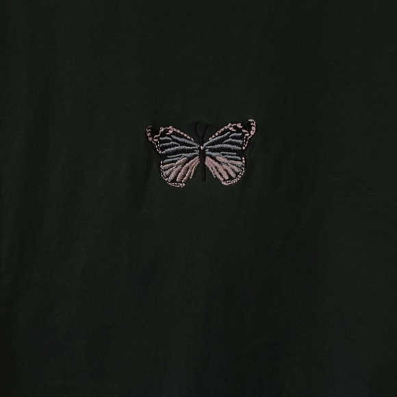 DAZY dark green butterfly embroidery tee - Picture 3 of 4